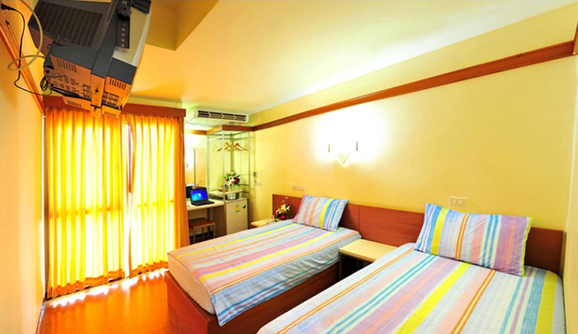 Mad Monkey Hostel Bangkok Zewnętrze zdjęcie